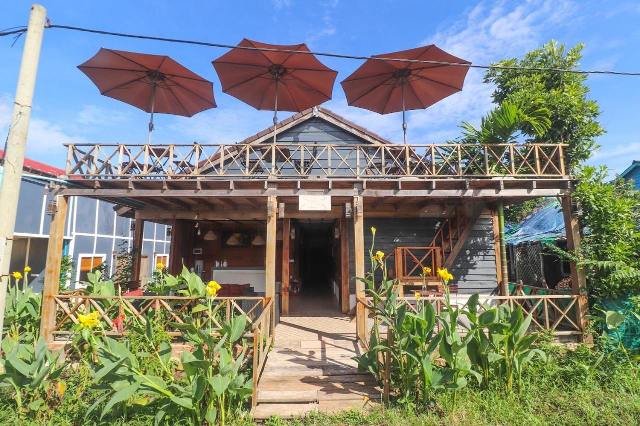 Hotel The Azure - M'Pai Bay Koh Rong Sanloem Exterior foto